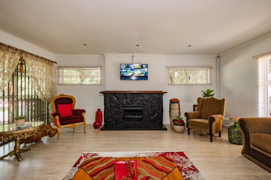 8 Bedroom Property for Sale in Joostenbergvlakte Western Cape